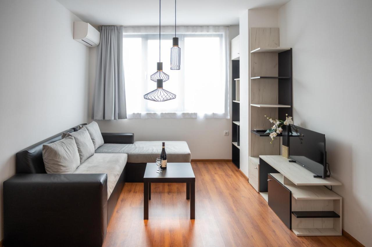 Sunny 1Bdr Apartment Near Center Σόφια Εξωτερικό φωτογραφία