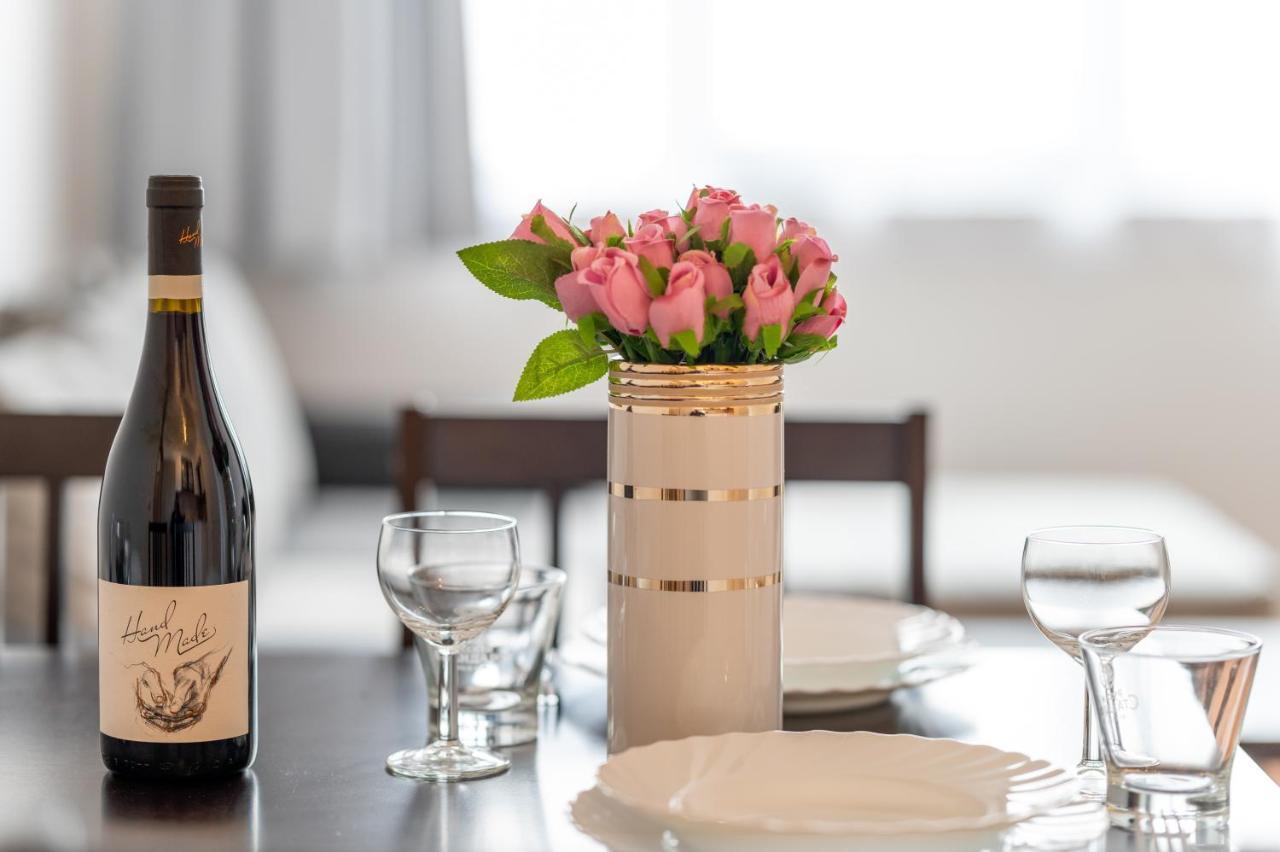 Sunny 1Bdr Apartment Near Center Σόφια Εξωτερικό φωτογραφία
