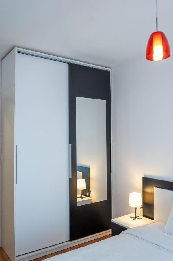 Sunny 1Bdr Apartment Near Center Σόφια Εξωτερικό φωτογραφία