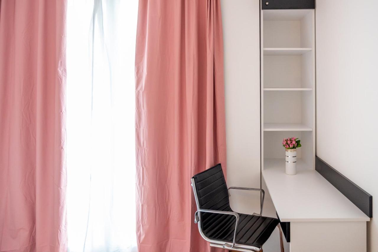 Sunny 1Bdr Apartment Near Center Σόφια Εξωτερικό φωτογραφία