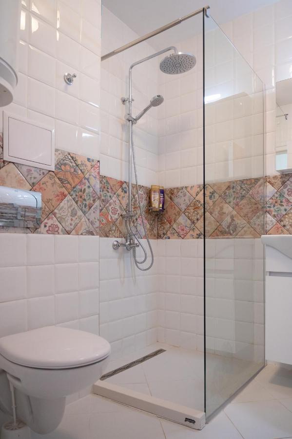 Sunny 1Bdr Apartment Near Center Σόφια Εξωτερικό φωτογραφία