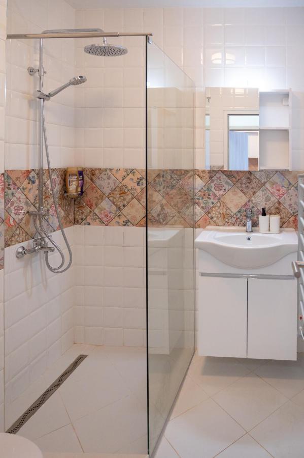 Sunny 1Bdr Apartment Near Center Σόφια Εξωτερικό φωτογραφία