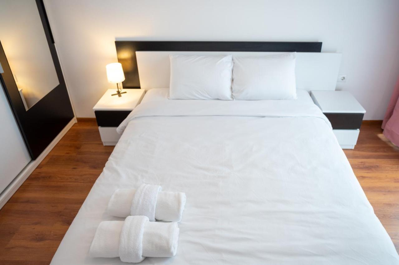 Sunny 1Bdr Apartment Near Center Σόφια Εξωτερικό φωτογραφία