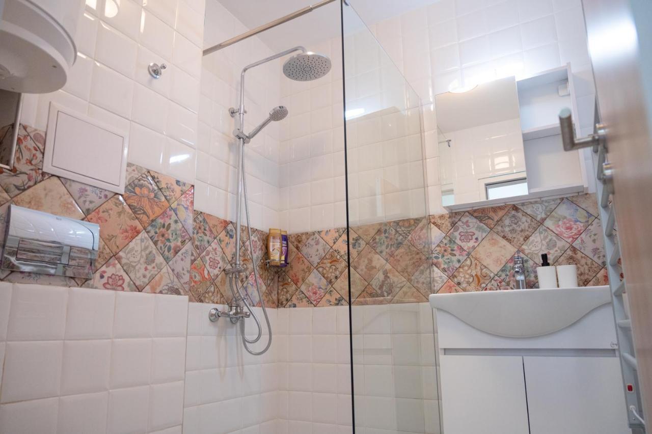 Sunny 1Bdr Apartment Near Center Σόφια Εξωτερικό φωτογραφία
